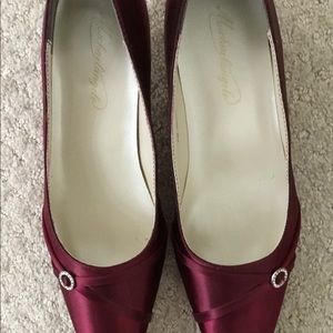 Leanne David’s Bridal MOB Shoe 7.5 dyed red wine
